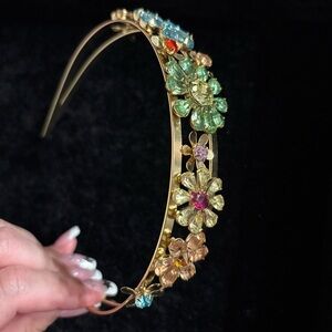 SOLD: Loren Hope Gold Floral Hair Accessory